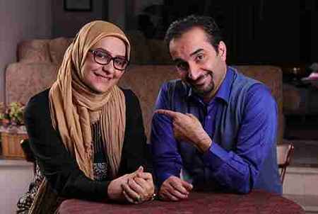 بغل کردن نیما کرمی و همسرش در برنامه دعوت