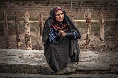 بازیگر نقش رخساره در زیر پای مادر