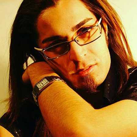 ویکی پدیا حامد هاکان و ماجرای خبر فوت به علت ایست قلبی