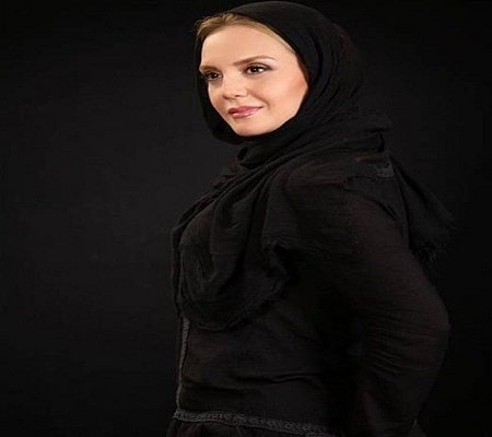 پرند زاهدی ویکی پدیا